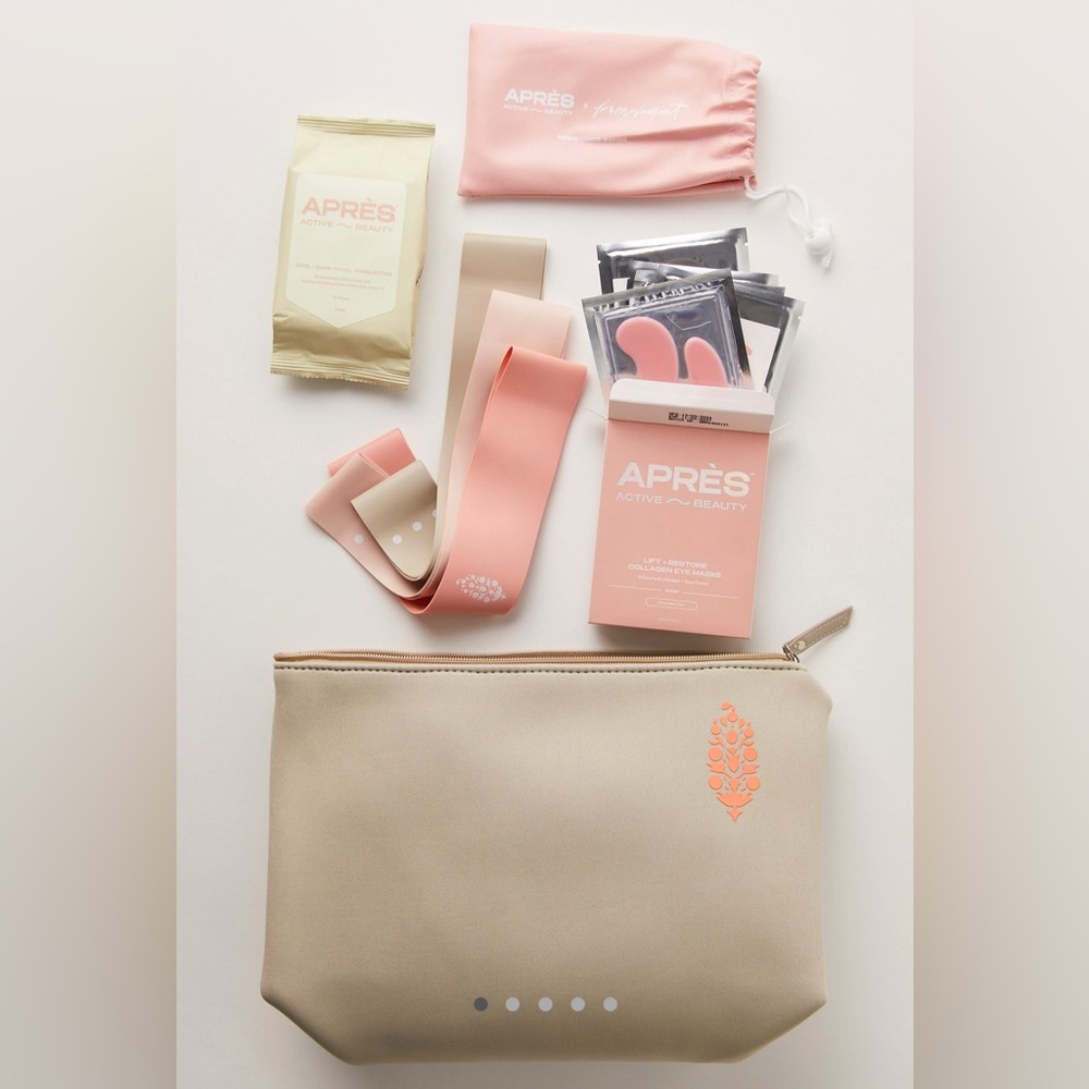 Free People Movement x Apres Beauty Kit Neoprene Bag Resistance Bands Eye Masks